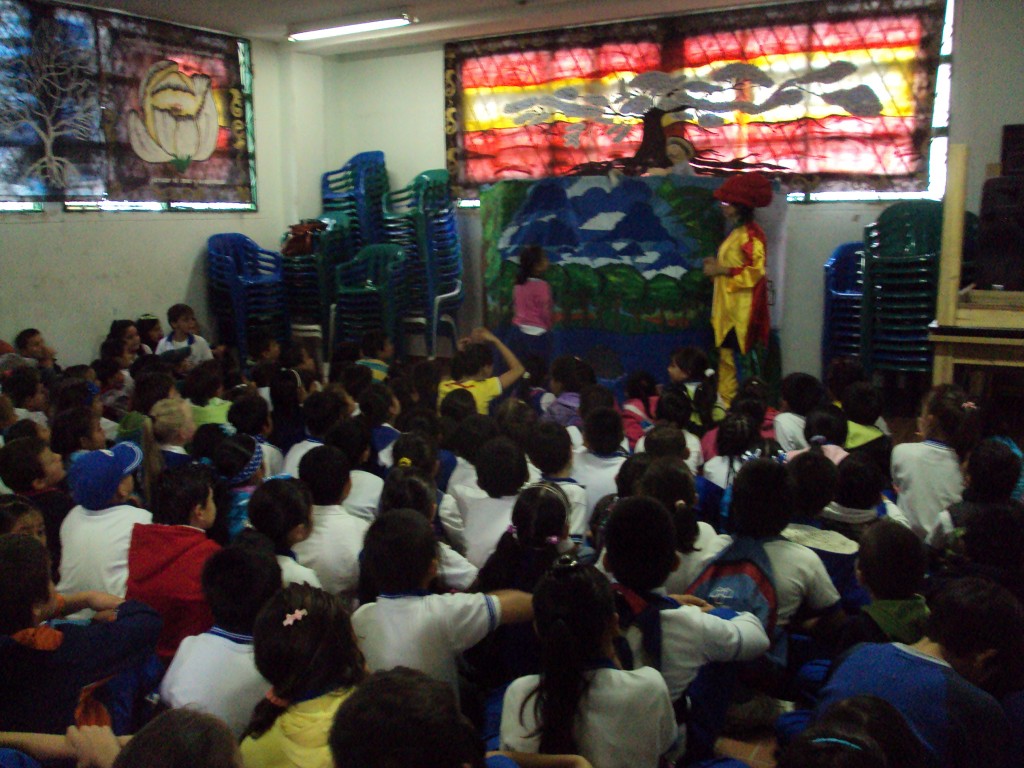 Presentacion Colegio Duarte Alemán acompañado de los niños de primaria
